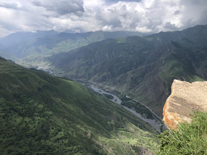 Сквозь скалы — к небу