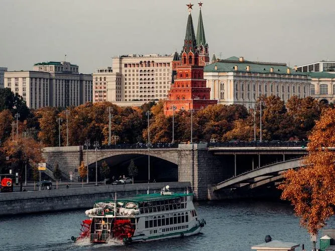 Поезд | Москва классическая из Екатеринбурга 2025