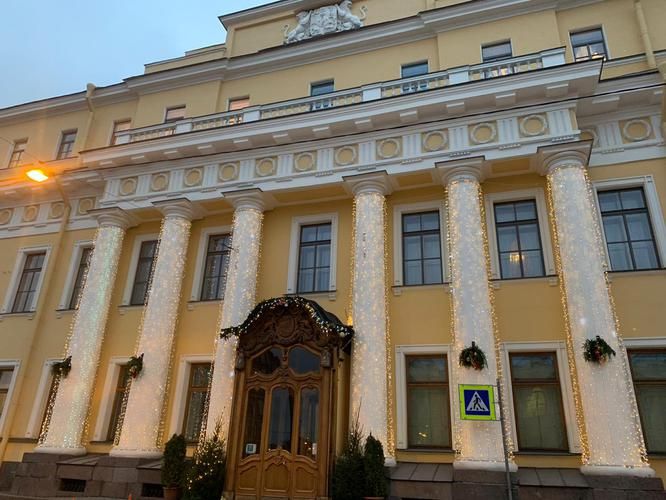 Петербург встречает Новый год: сказка, музыка и шампанское 4 дня