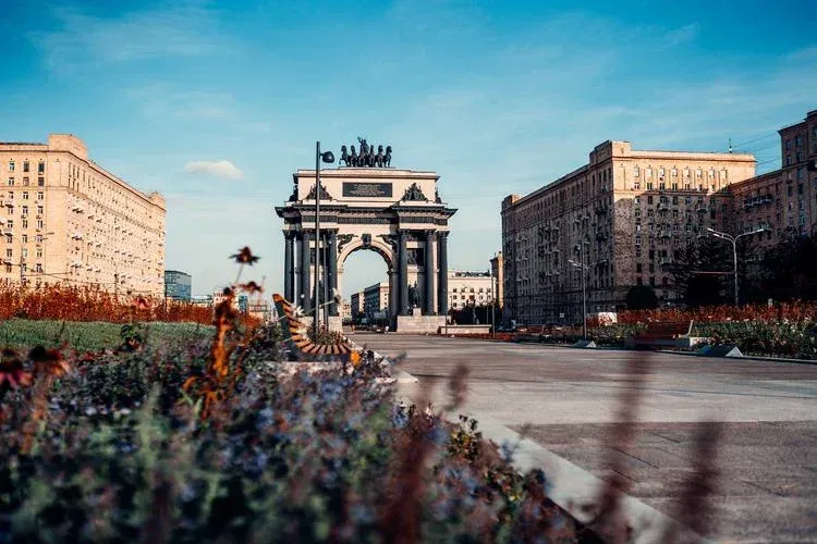 Поезд | Москва классическая из Тюмени 2025