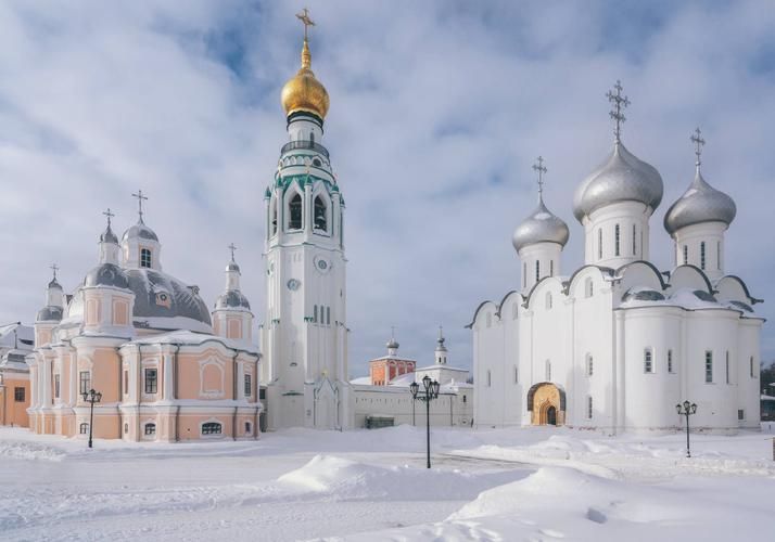 Автобус| Путешествие по святыням, традициям и голосам, что роднили народы